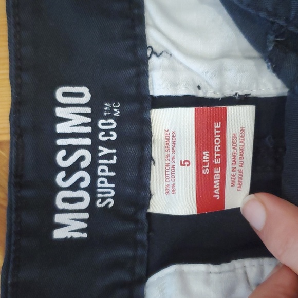 Short shorts! - Picture 4 of 6